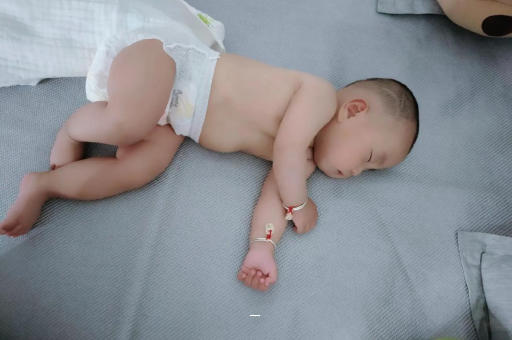 临海宝宝总是摇头怎么回事